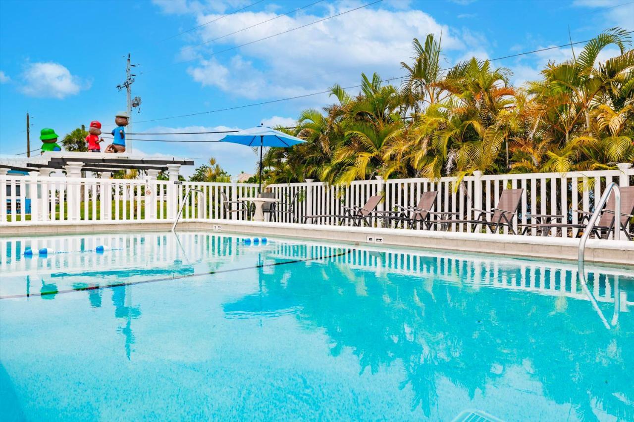 Poolside King Cottage With Kitchen - 10 Minutes To Beach! Fort Myers Kültér fotó